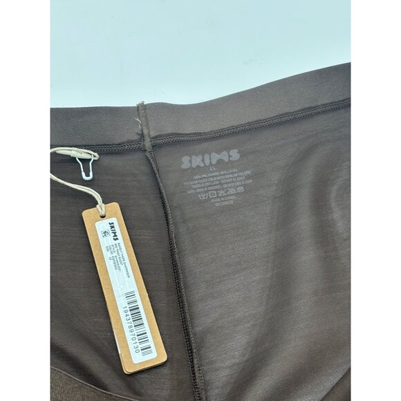SKIMS Simply Bare Plus Size Shapewear Mid Thigh Shorts, 4X, Espresso - Picture 6 of 13